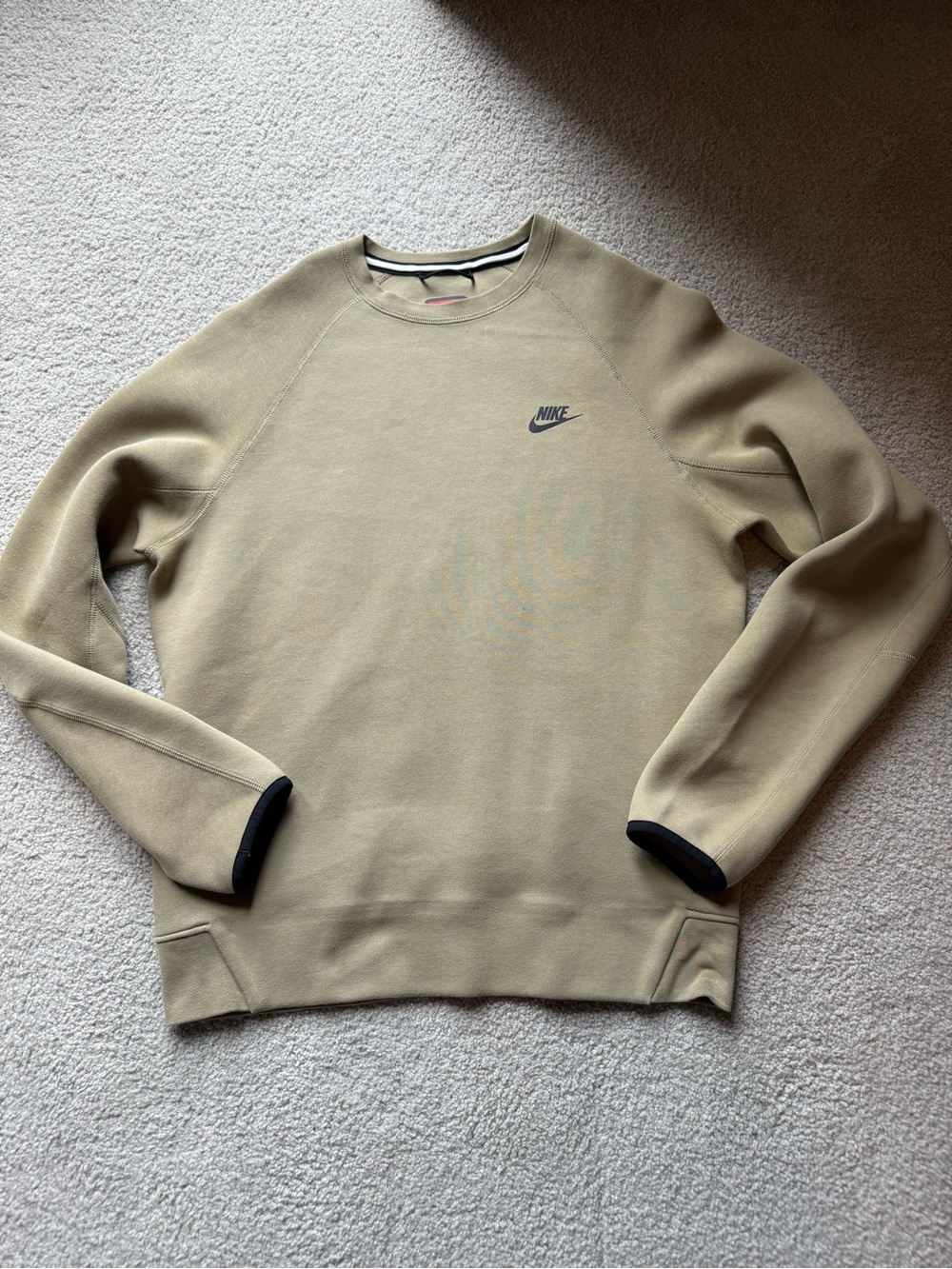 Nike Men’s Crewneck Sweatshirt in Olive Green with Black Trim